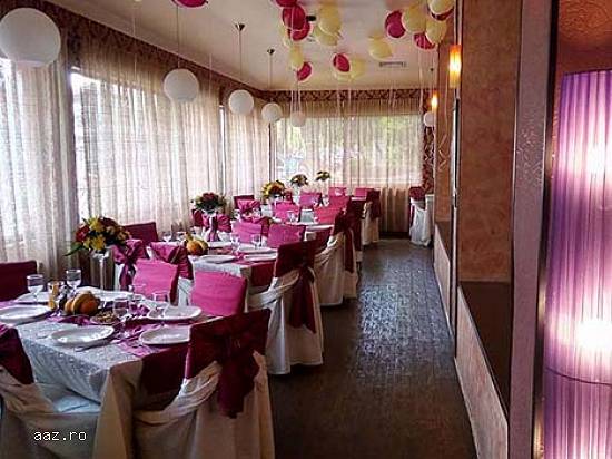 Restaurant Casa Roz Militari,    sector 6,    Bucuresti organizare petreceri,    mese festive,    nu