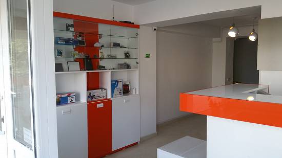 Inchiriez spatiu comercial 54mp in Prelungirea Ghencea