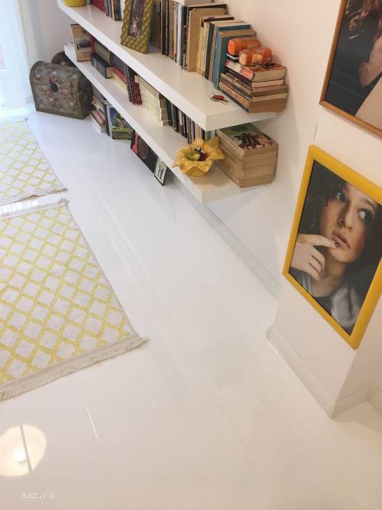 Parchet laminat super lucios ALB