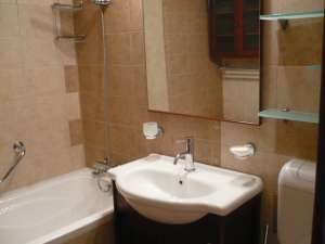 Inchiriere apartament 3 camere Calea Calarasilor