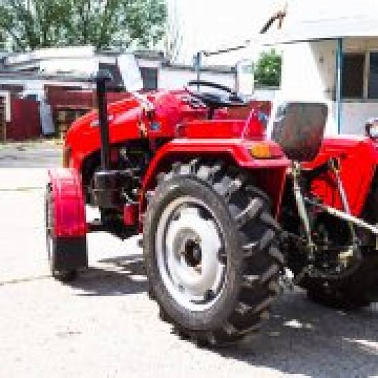 Tractor agricol DF 244 de  25 CP tractiune 4x4