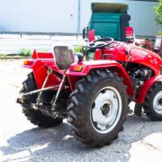 Tractor agricol DF 244 de  25 CP tractiune 4x4