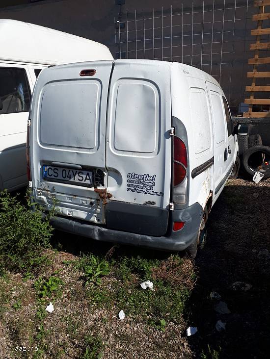 Lichidator judiciar,   vand autoutilitara marca Renault