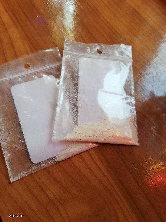 Vând etnobotanice powder si cristal gen Pure by Magic  ofer mostre