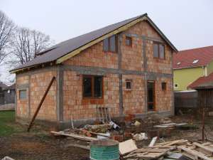 vila in rosu