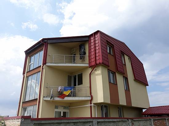 Apartament 3 Camere Militari Metro Curte Foisor Zona verde !