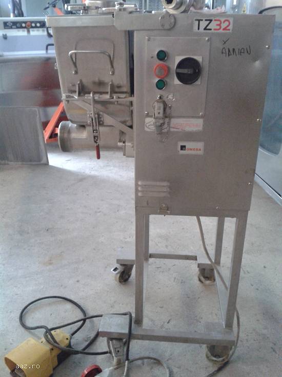 Masina tocat carne Omega TZ32 cu malaxor import Italia