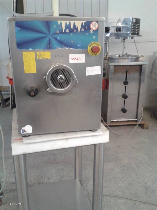 Masina tocat carne Omega TZ32 cu malaxor import Italia