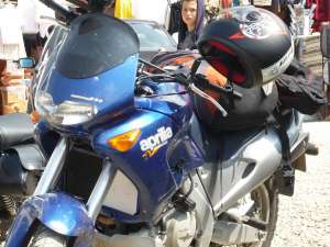 vand motocicleta aprilia