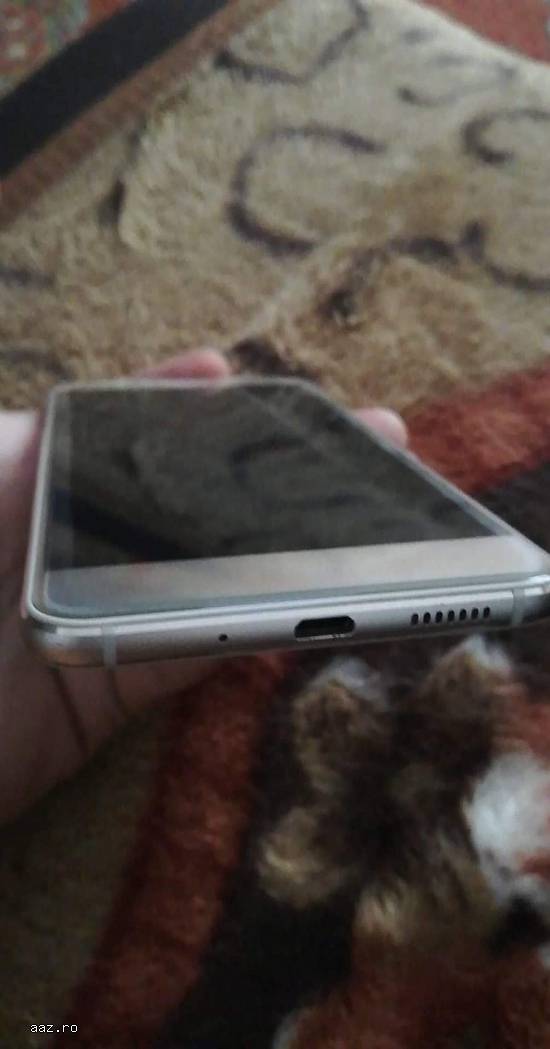 Vând Huawei P10 lite gold 32gb.folie sticla fata și una noua de rezerva impecabil