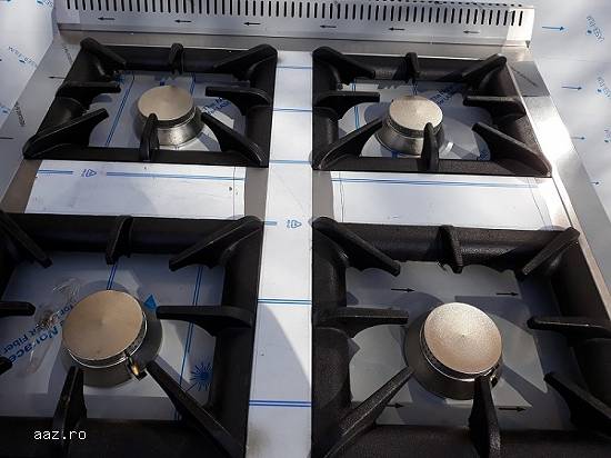 Aragaz gaz 4 focuri mari si cuptor profesional