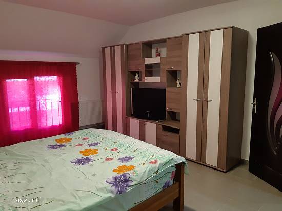 Inchiriez apartament