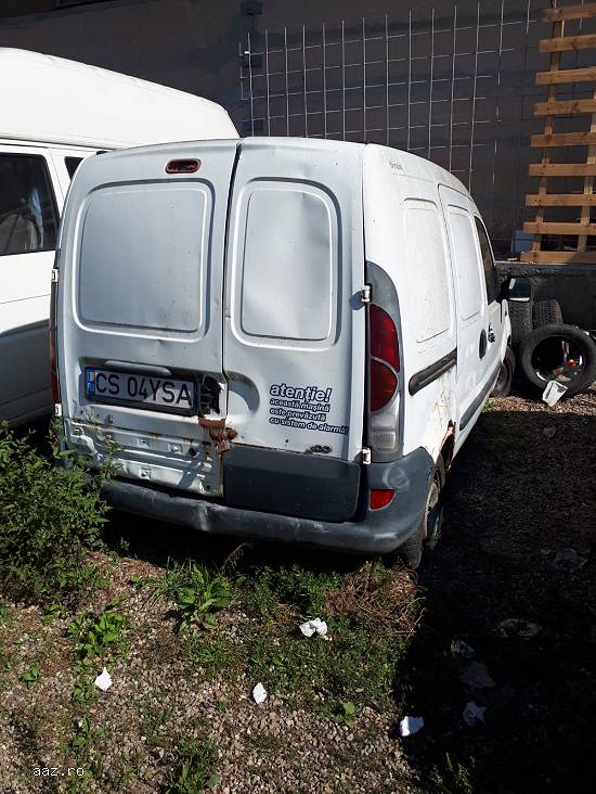 Lichidator judiciar,   vand autoutilitara marca Renault