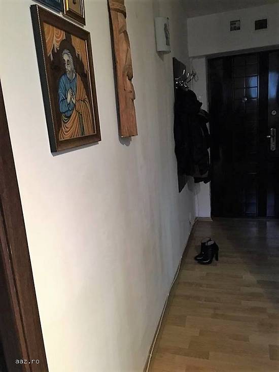 Vand apartament 2 camere,   zona Arcul de Triumf