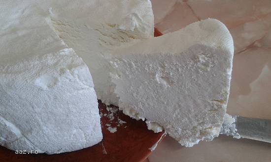 Lapte organic de bivolita autentic crud curat igienic fara impuritati proaspat muls