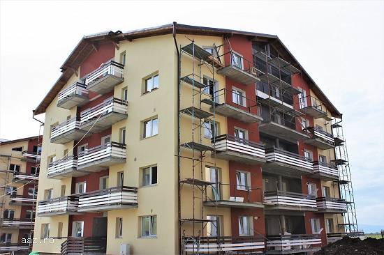 APARTAMENT CU 3 CAMERE 2 BAI 2 TERASE