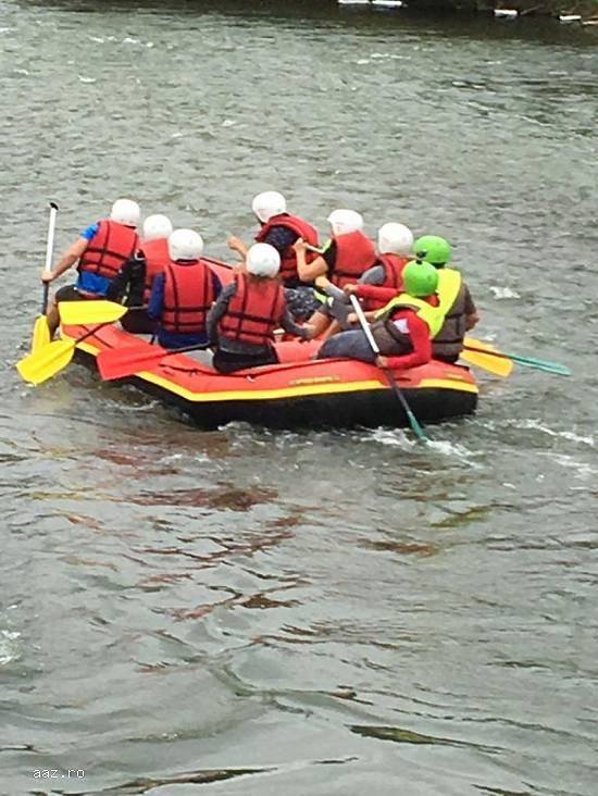Rafting pe Olt,   paintball,   activitati team building,   pensiune Brasov