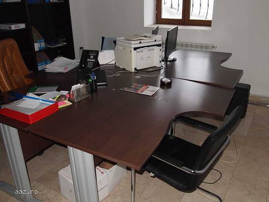Stoc echipamente IT şi elemente de mobilier -