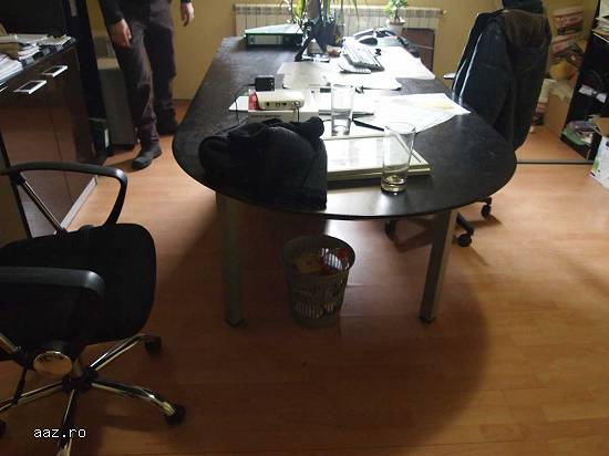 Stoc echipamente IT şi elemente de mobilier -
