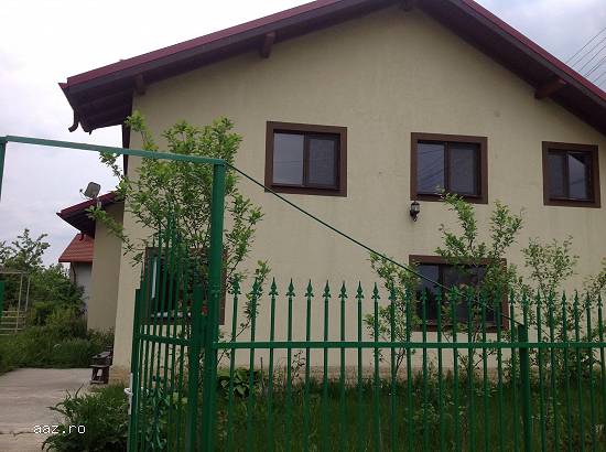 Vând casă frumoasă și spațioasă,      6 camere /1282 mp,      în comuna Bilciurești,      pr