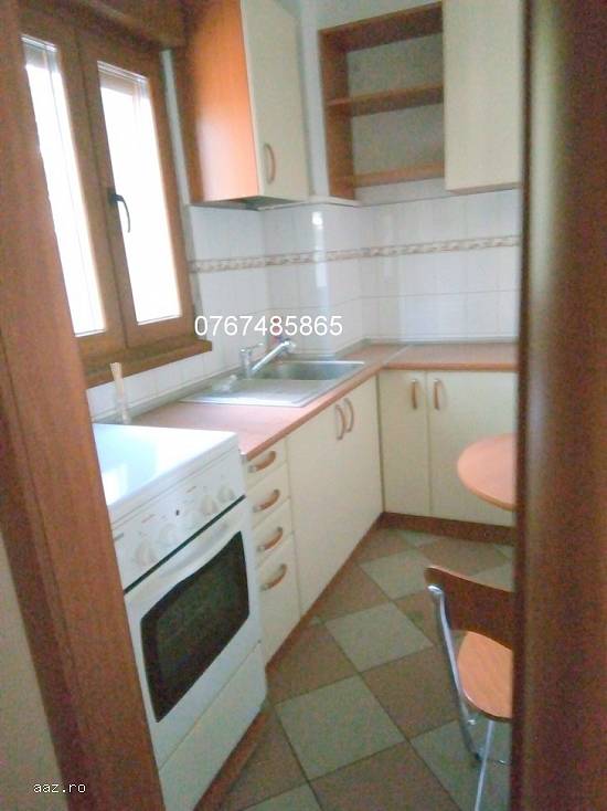 Carol-Izvorul Rece Ferdinand stradal acces Foisorul dee Foc vila mica etaj 1 firma/locuit 3 cam 55 m