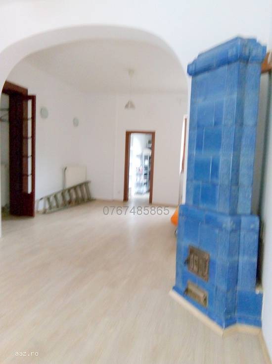 Maria Rosetti-str.Icoanei vila mica firma/locuit parter 60 mp 2 cam intrare separata din curte 750 E