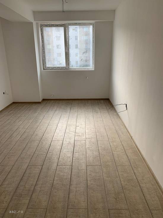 Vand garsoniera la parter