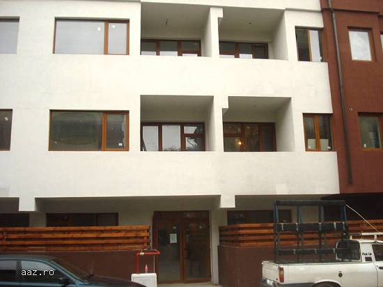 Vand apartament cu 3 camere sector 3