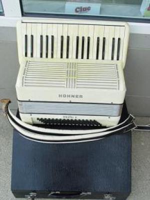 vind acordeon hohner verdi 2(bandon)