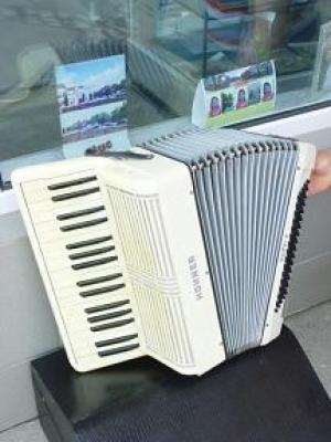 vind acordeon hohner verdi 2(bandon)