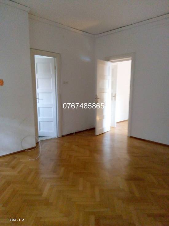 Vatra Luminoasa-Iancului str.Victor Manu vila mica etaj 1 singur pe etaj intrare sep.din curte 4cam 