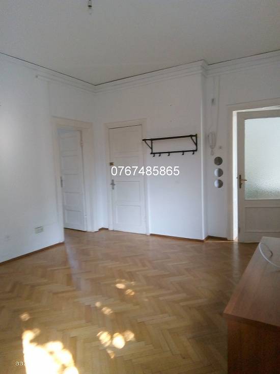 Vatra Luminoasa-Iancului str.Victor Manu vila mica etaj 1 singur pe etaj intrare sep.din curte 4cam 