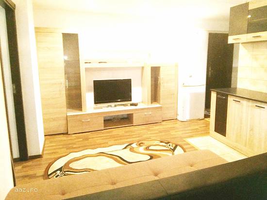 Închiriez apartament 3 camere