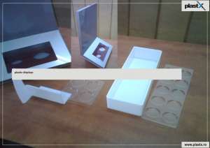 Display plastic