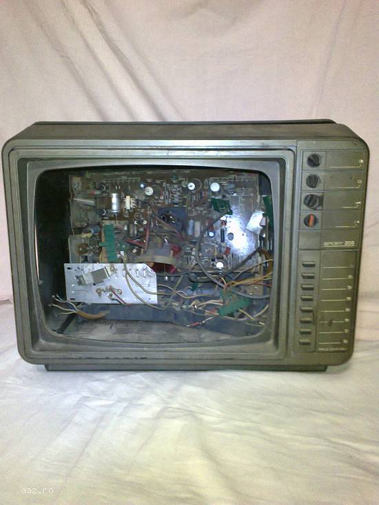 Televizor vintage alb negru portabil 2 bucati