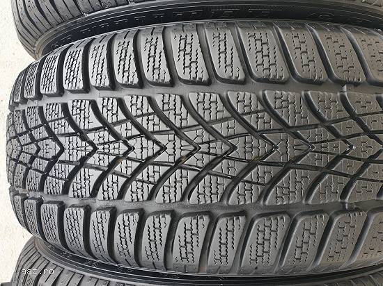 Vind patru anvelope de iarna  dunlop  205 55 16