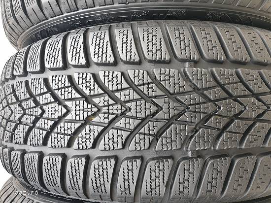 Vind patru anvelope de iarna  dunlop  205 55 16