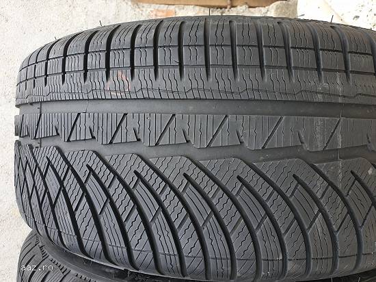 Vind două anvelope de iarna  michelin  pilot alpin  245 45 18