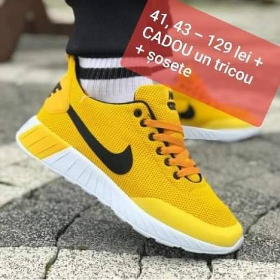 Adidasi Nike
