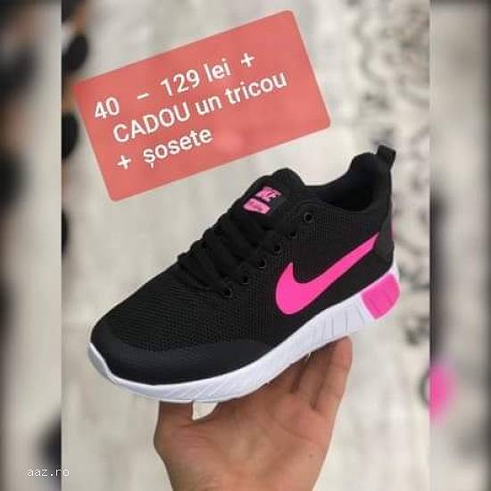 Adidasi Nike