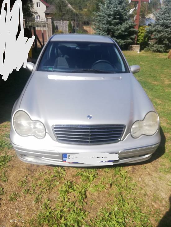Vând mașină pentru dezmembrări