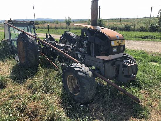 Lichidator judiciar vand Tractor Renault 325