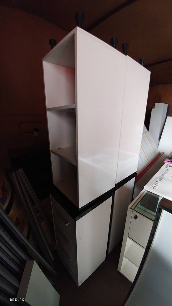 Lichidator judiciar vând mobilier,     accesorii și aparatură specifică comertului