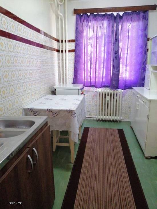 2 camere,     decomandat,     4/10,     acces rapid mijloace