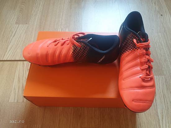 Ghete de fotbal Puma Noi!