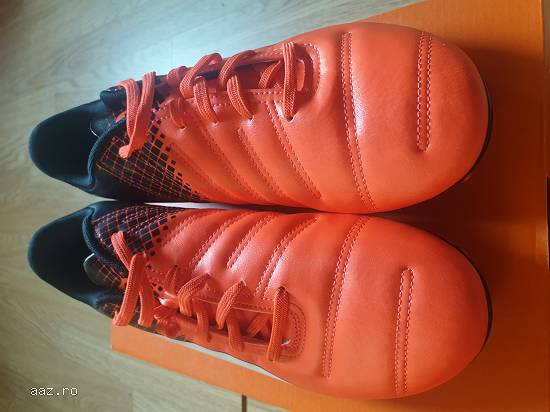 Ghete de fotbal Puma Noi!