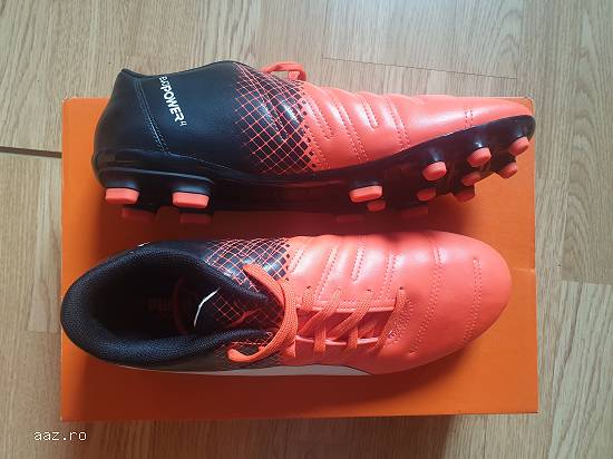 Ghete de fotbal Puma Noi!