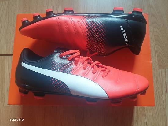 Ghete de fotbal Puma Noi!