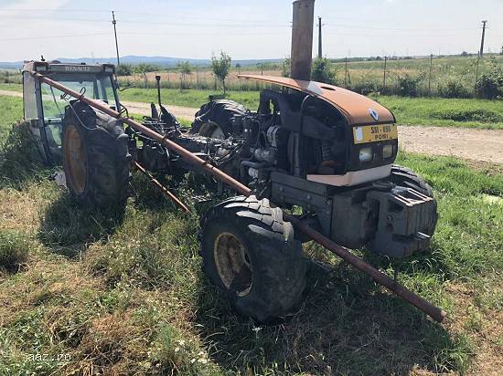 Lichidator judiciar vand Tractor Renault 325 -
