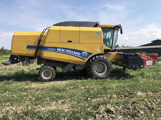 Lichidator judiciar vand Combina New Holland TC5.80 + accesorii